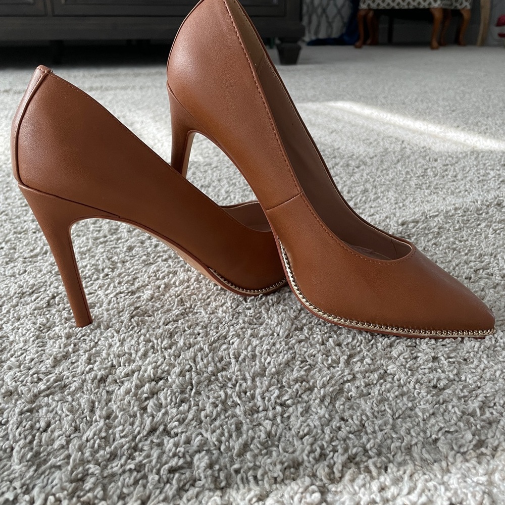 NWT - BCBG Generation Tan high heels